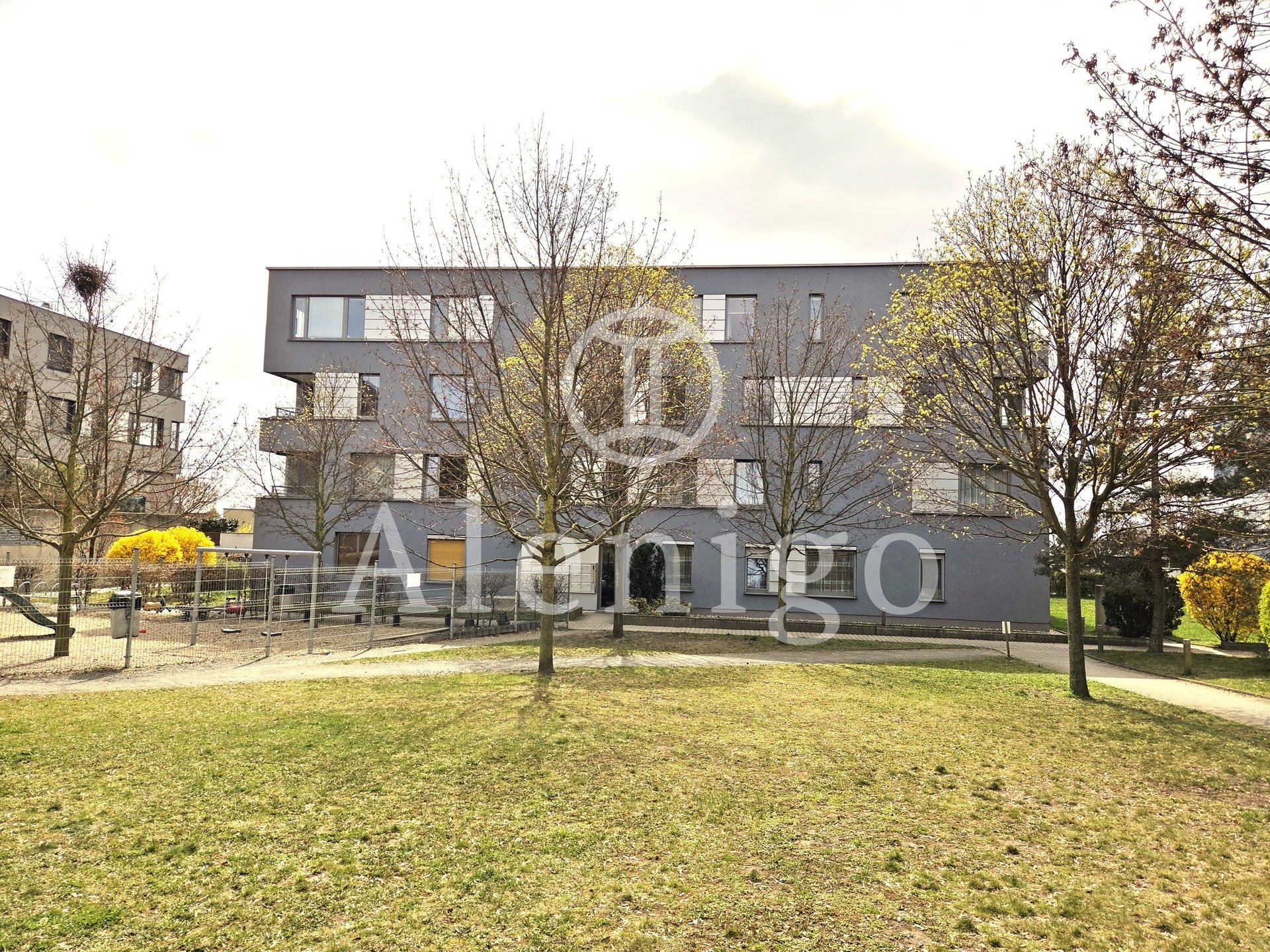 Prodej bytu 1+kk, 41 m2 , zahrádka 18 m2 ul. Valečovská ,  Praha 9  - Prosek