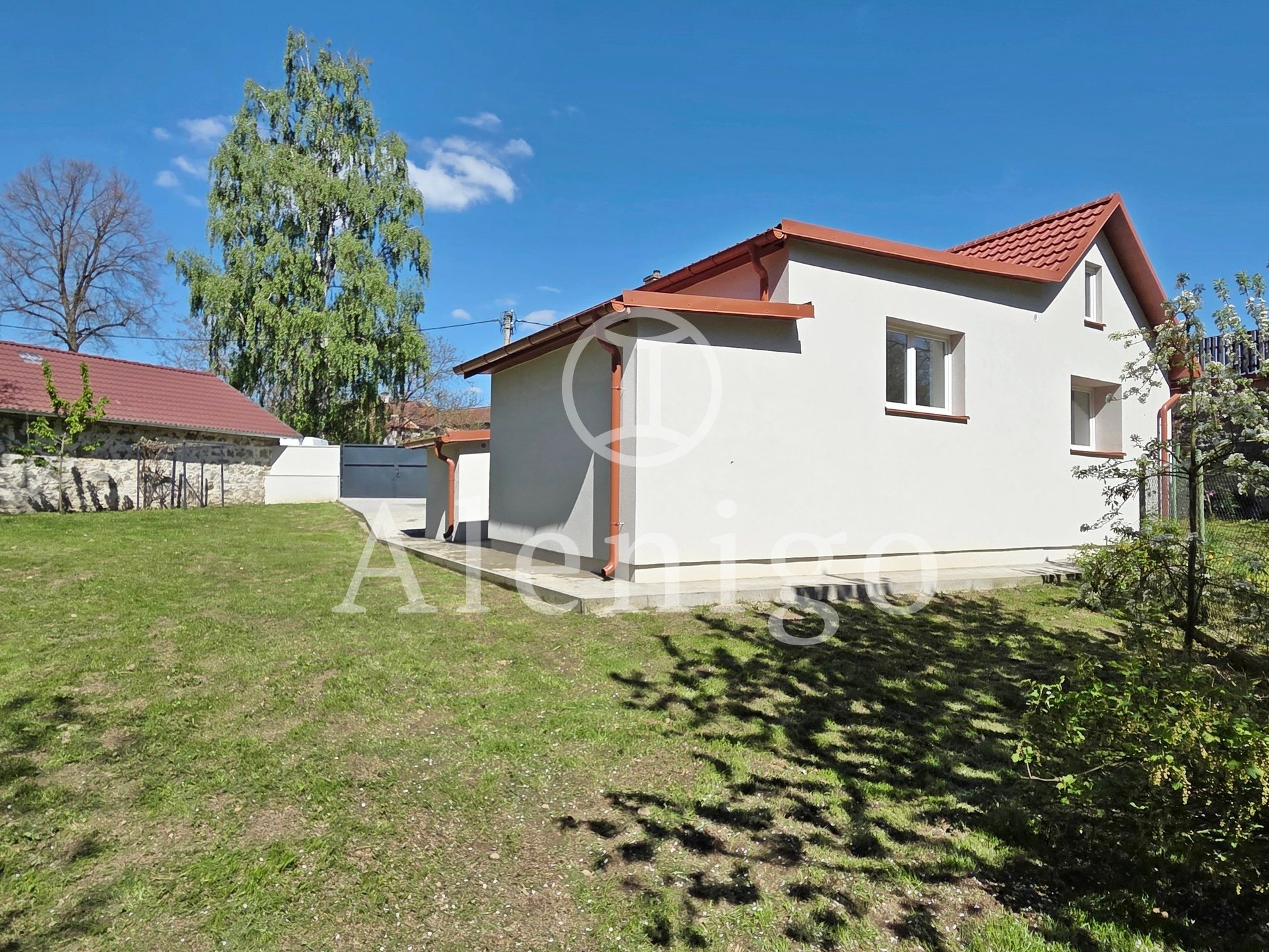 Prodej rodinného domu 78 m2, pozemek 628 m2 Neveklov - Zádolí