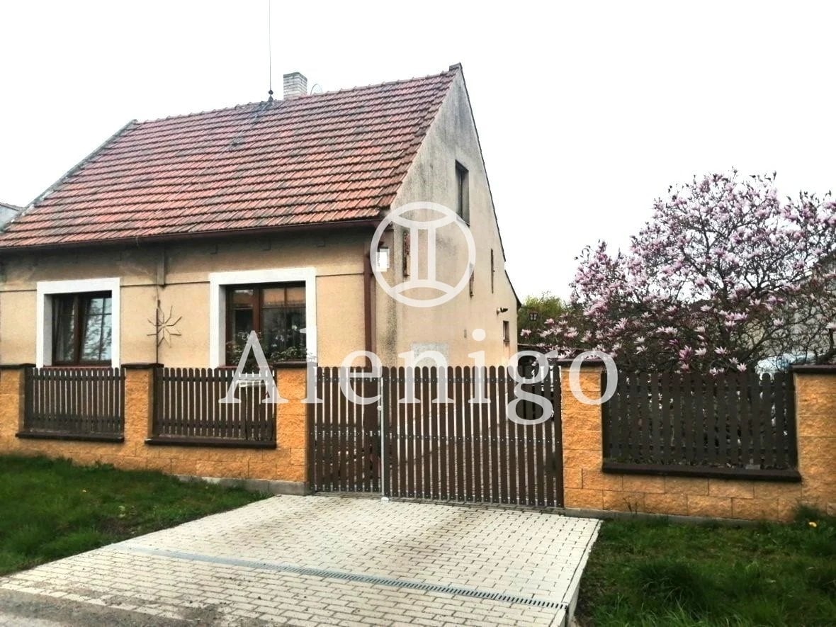 Prodej rodinného domu 90 m², , pozemek 308 m² Hřebeč, okr. Kladno