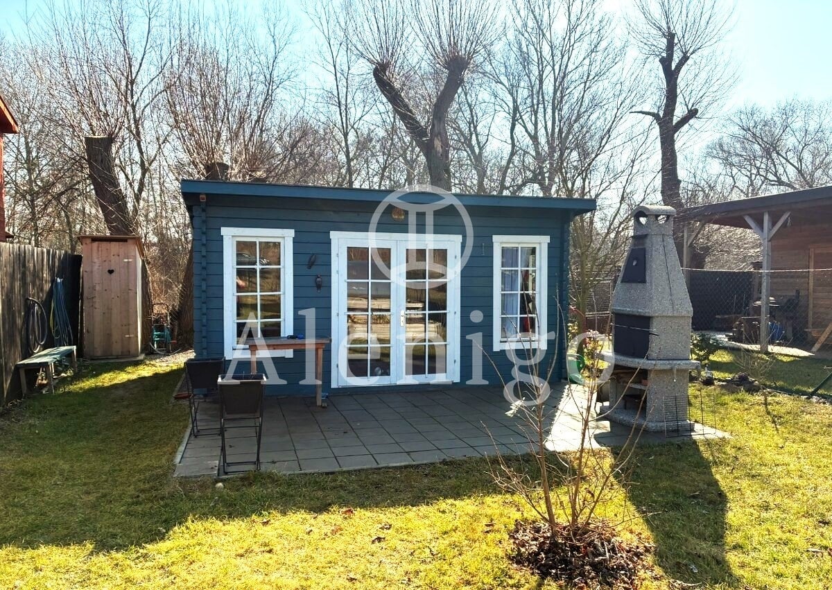 Prodej chaty 24 m² s  pozemek 300 m² v  obci Žebrák