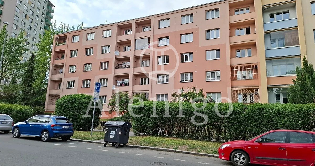 Prodej družstevního bytu 2+1 52 m²,  ul. Sněženková ,Praha -10  Záběhlice