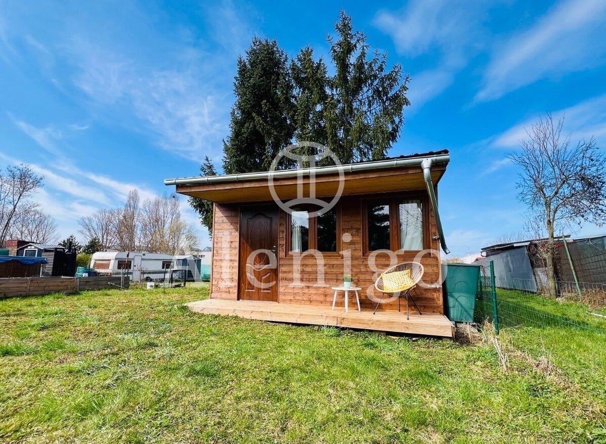 Prodej chaty  16 m² na pozemku 200 m² v zahrádkářské kolonii Jahodnice III. Praha 14 - Kyje