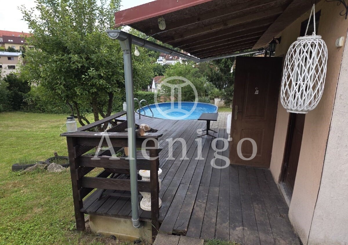 Prodej chaty 35 m² s  pozemkem 1000 m²,  Praha 6 - Suchdol