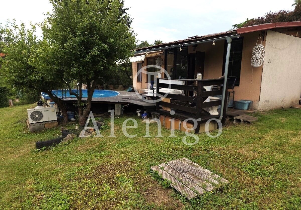 Prodej chaty 35 m² s  pozemkem 1000 m²,  Praha 6 - Suchdol